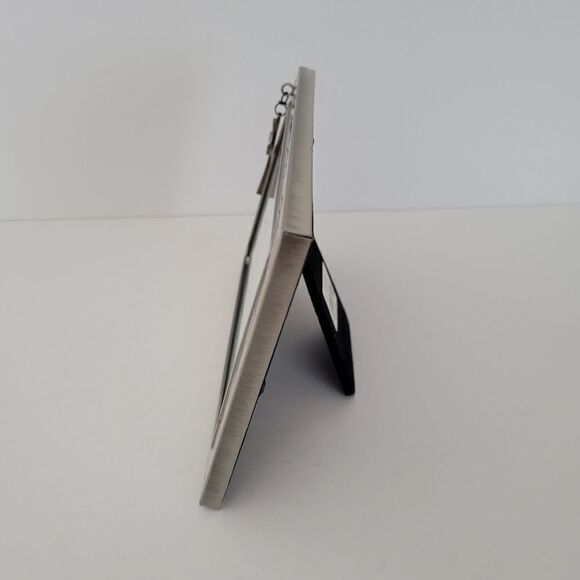 Fetco Kayla Cross Silver Frame - Picture 3 of 8